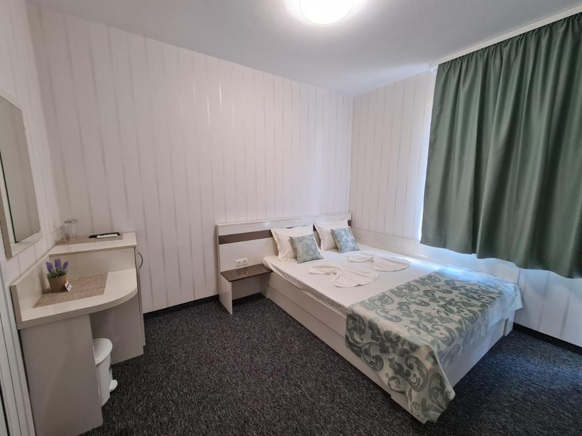 רבדה Villa Yanevi מראה חיצוני תמונה