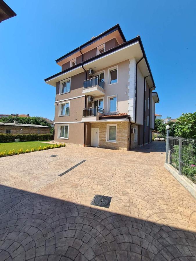 רבדה Villa Yanevi מראה חיצוני תמונה