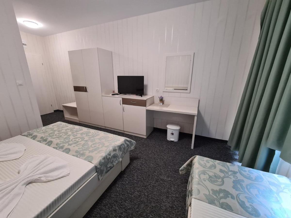 רבדה Villa Yanevi מראה חיצוני תמונה