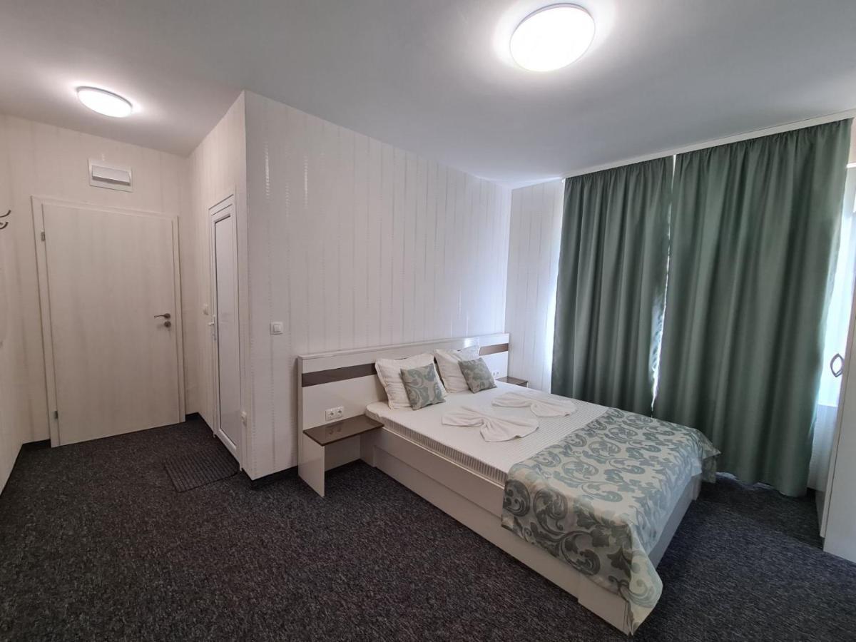 רבדה Villa Yanevi מראה חיצוני תמונה