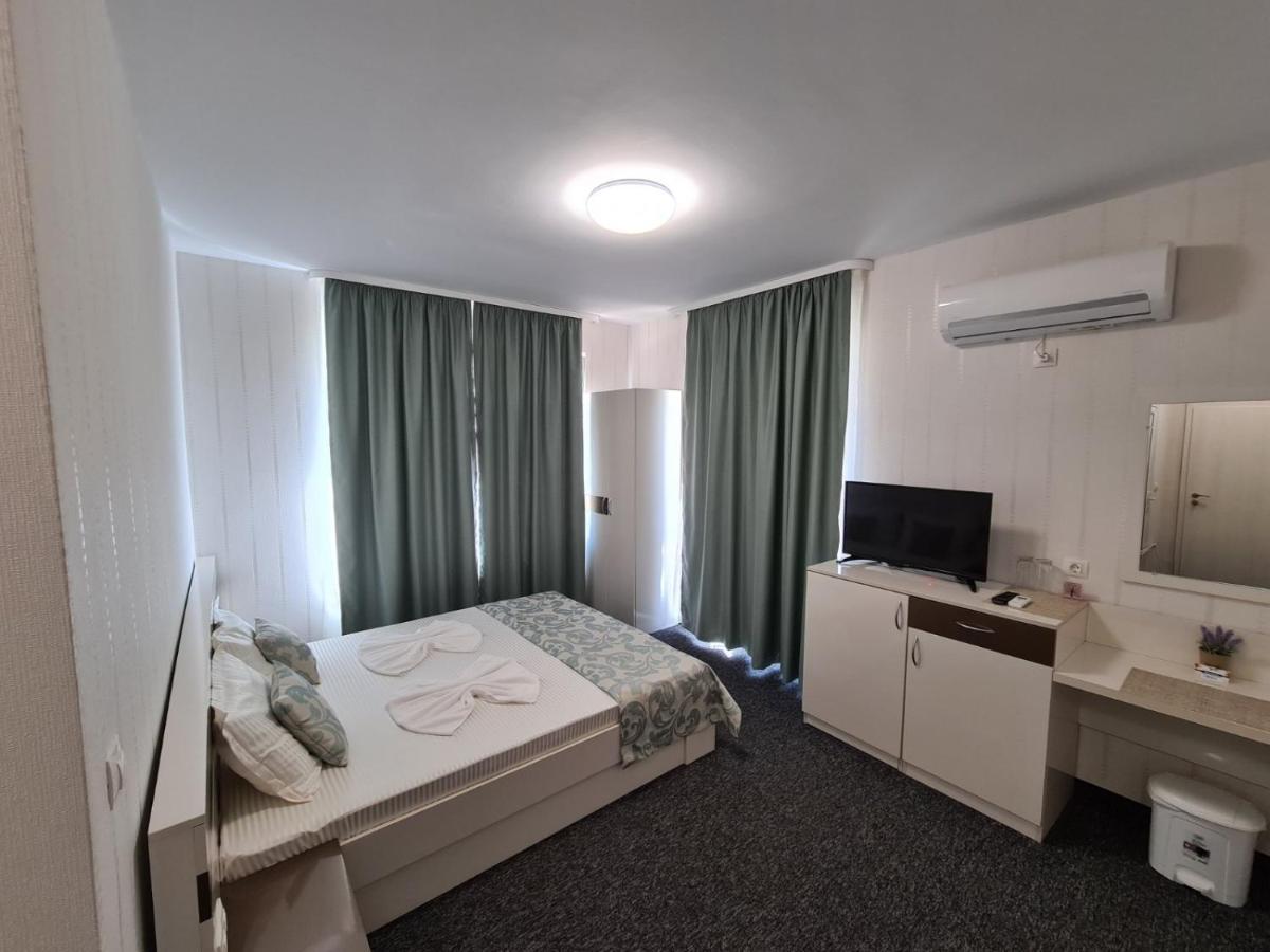 רבדה Villa Yanevi מראה חיצוני תמונה