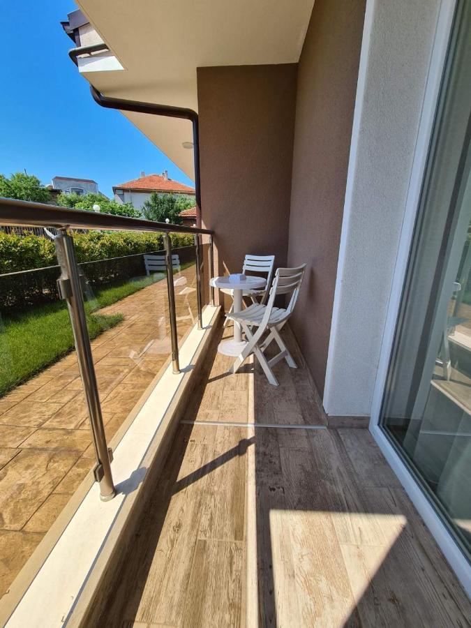 רבדה Villa Yanevi מראה חיצוני תמונה
