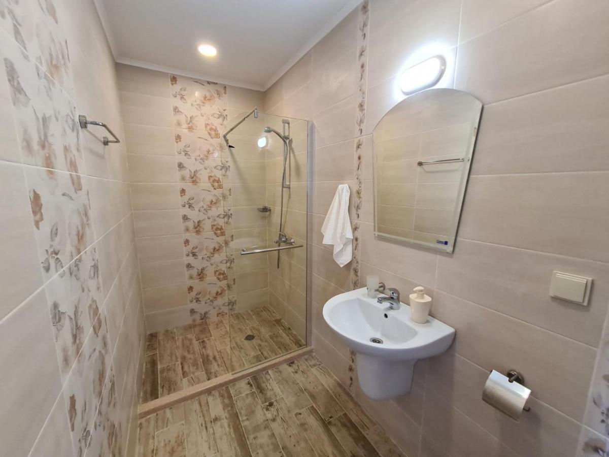 רבדה Villa Yanevi מראה חיצוני תמונה