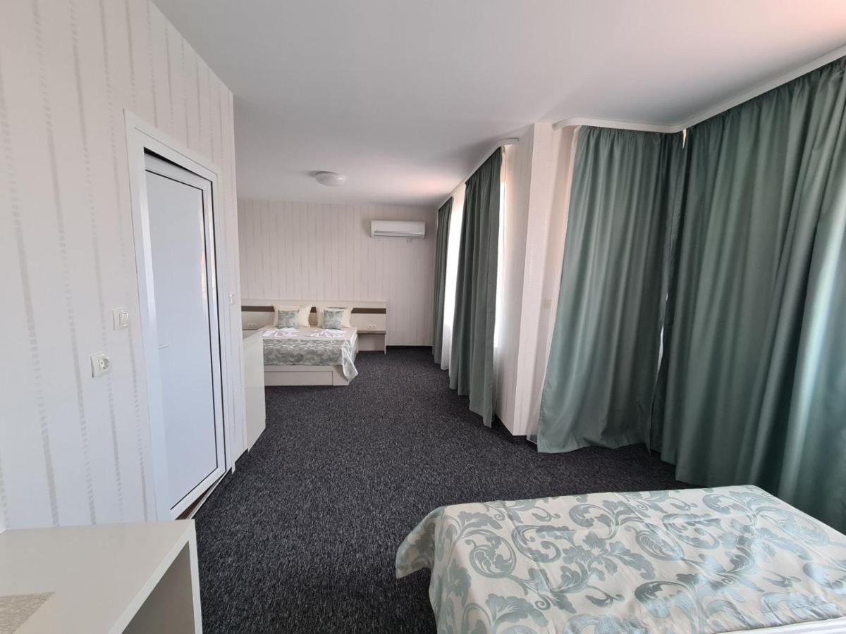 רבדה Villa Yanevi מראה חיצוני תמונה
