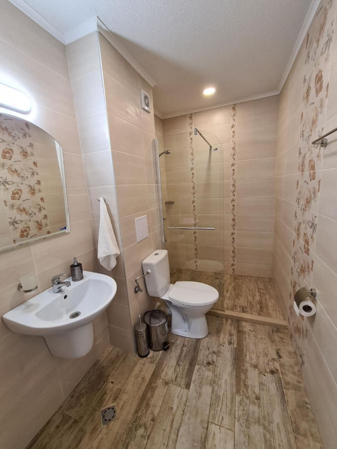 רבדה Villa Yanevi מראה חיצוני תמונה