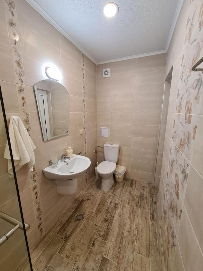 רבדה Villa Yanevi מראה חיצוני תמונה