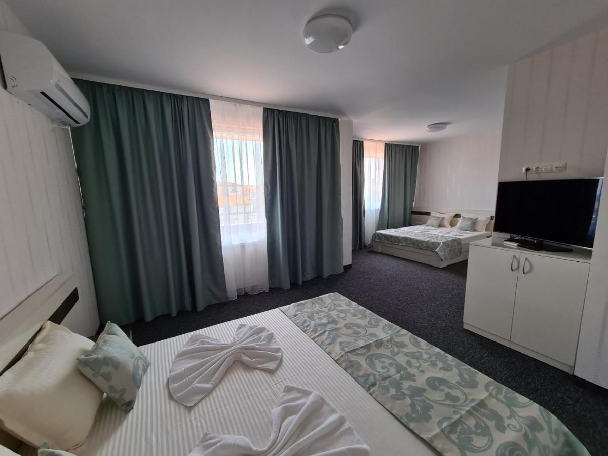 רבדה Villa Yanevi מראה חיצוני תמונה