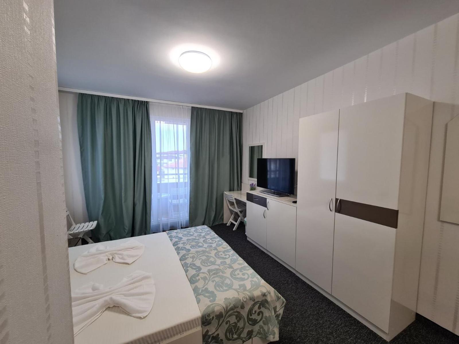 רבדה Villa Yanevi מראה חיצוני תמונה