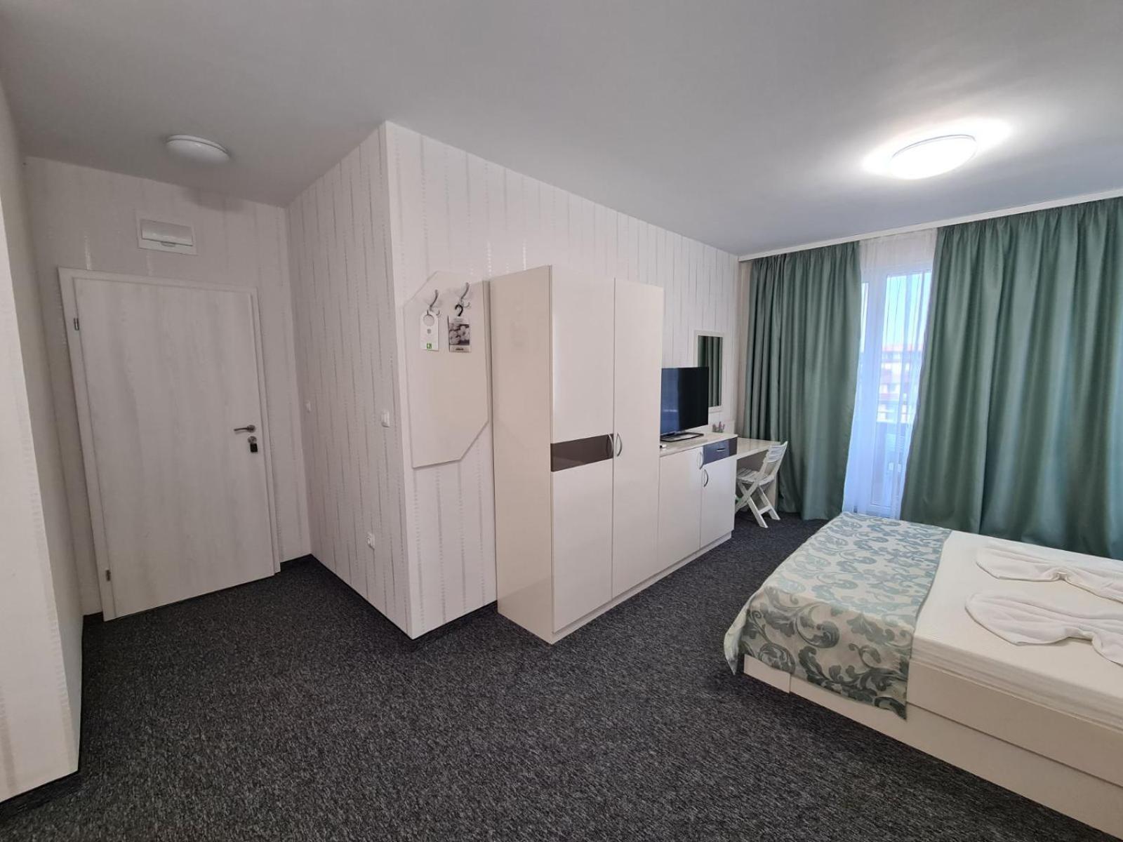 רבדה Villa Yanevi מראה חיצוני תמונה